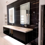 Luxurious Master Bathroom with All the Fixins